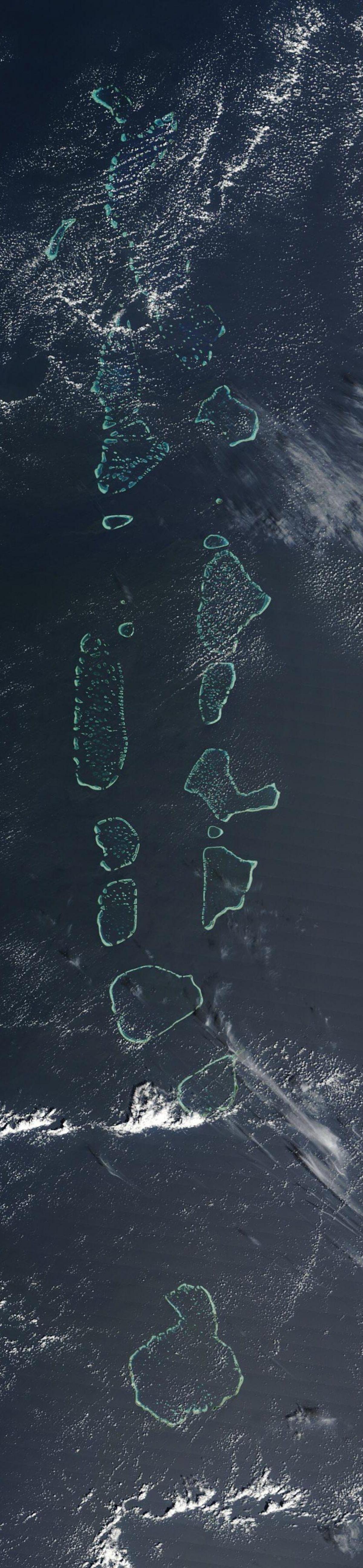карта Мальдивы спутник